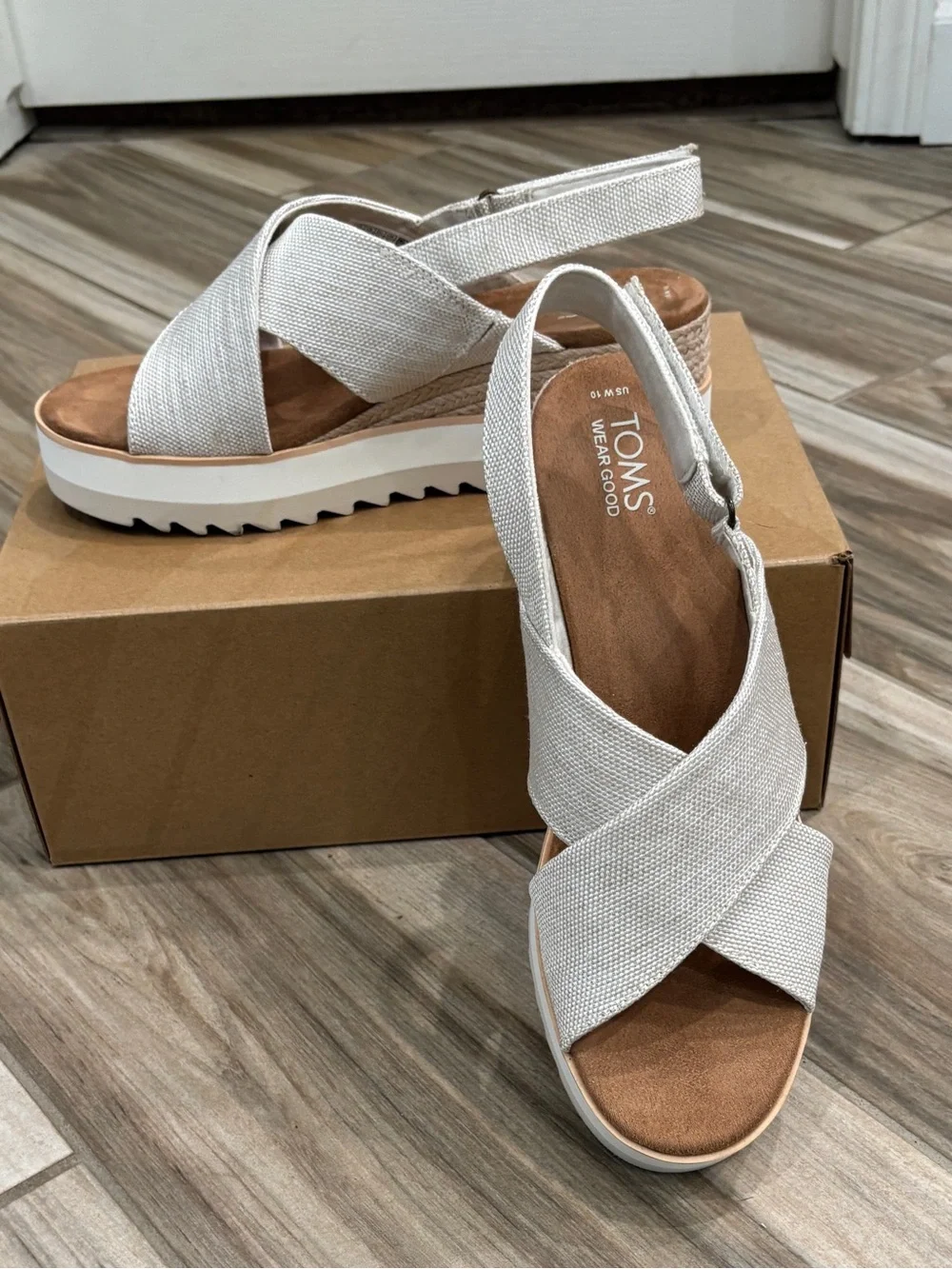 TOMS Women's Diana Crossover Natural Wedge Sandal
